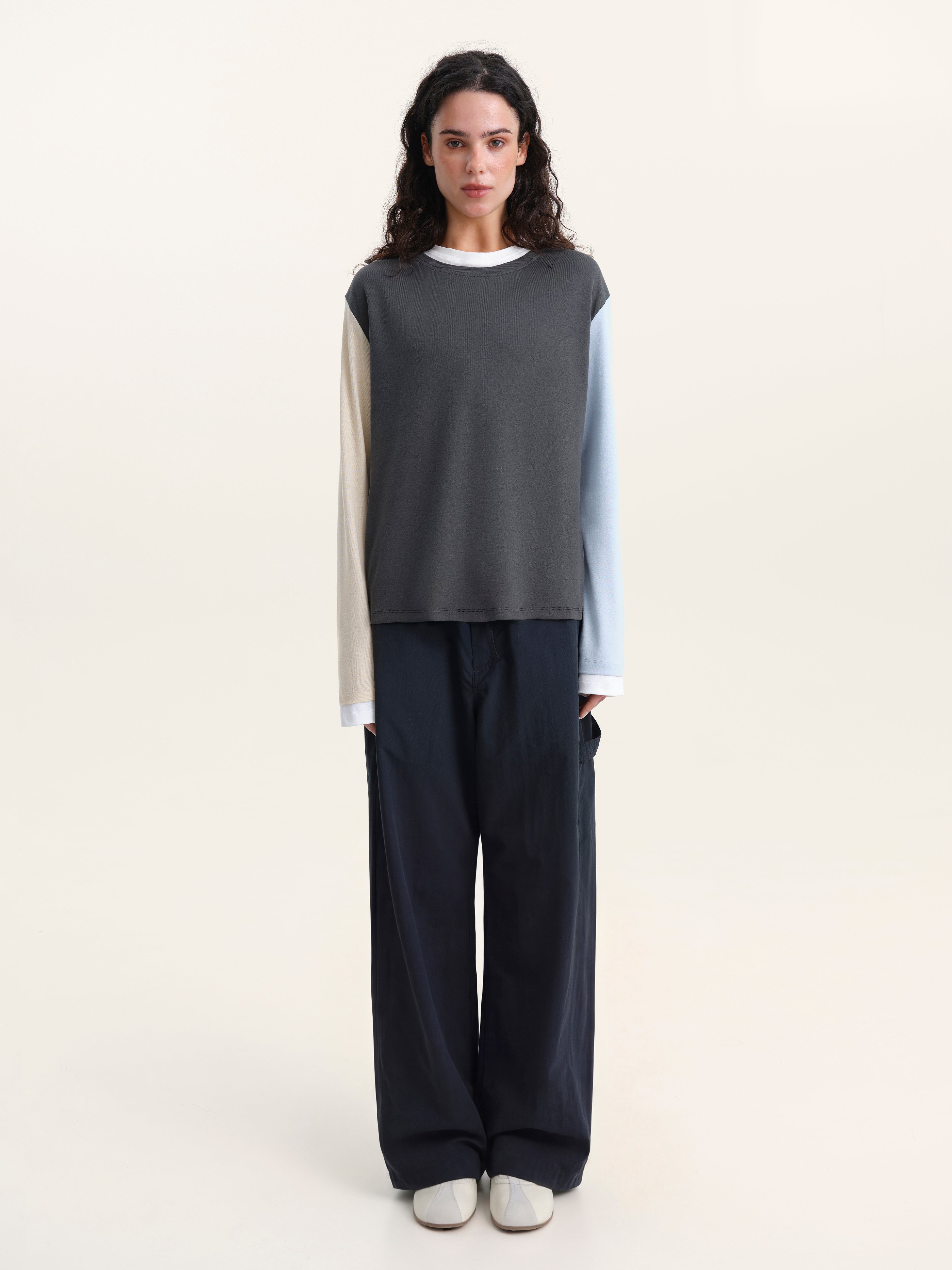 Color-Block Longsleeve in Grey